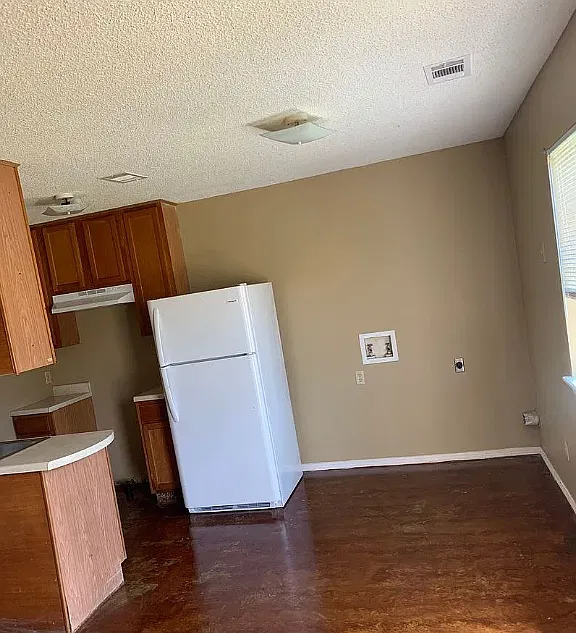 2 bed, 1.0 bath, 710 sqft, $695 — Photo 4