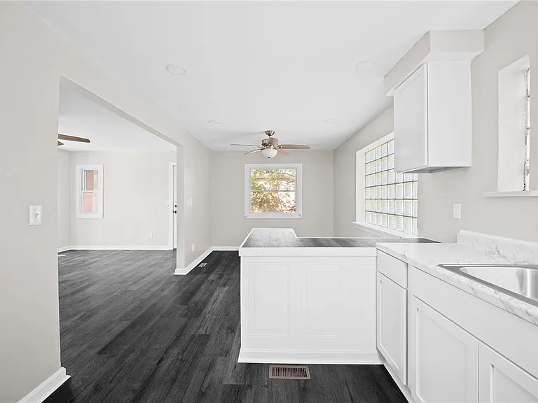 505 Wylie Ave — Photo 10