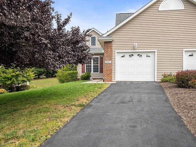 4081 Forest Oaks Ln — Photo 2