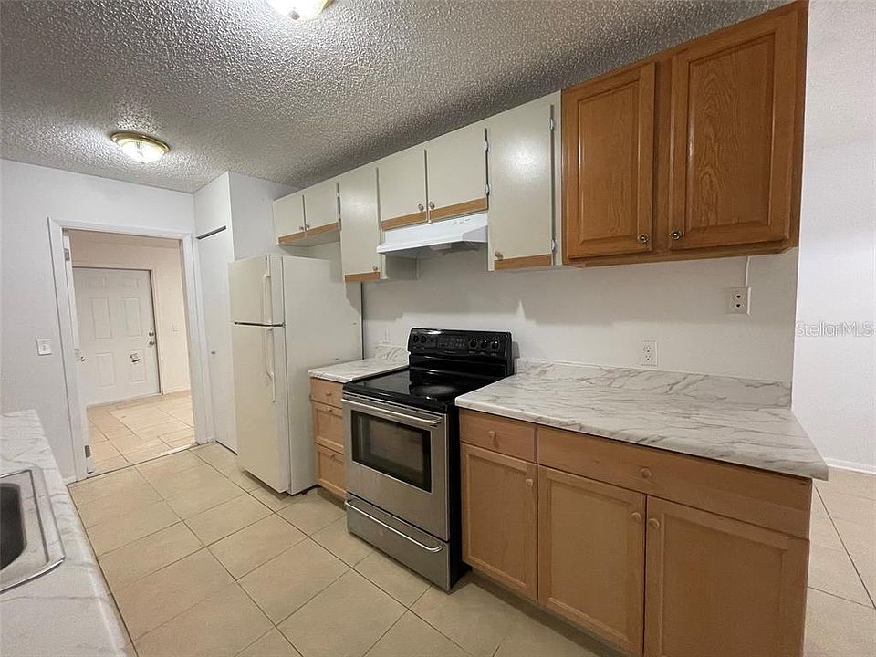 1st image of 319 E Rosewood Ln #319