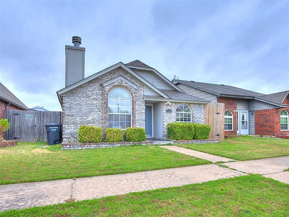 5th image of 2102 Lakecrest Dr