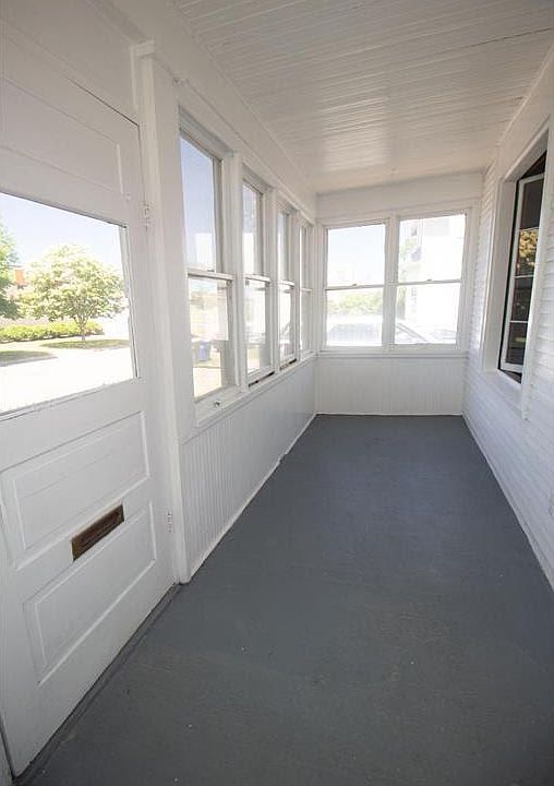 1st image of 322 Pierce St N #4