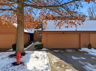 7470 Mill Race Ln, Northfield, OH 44067