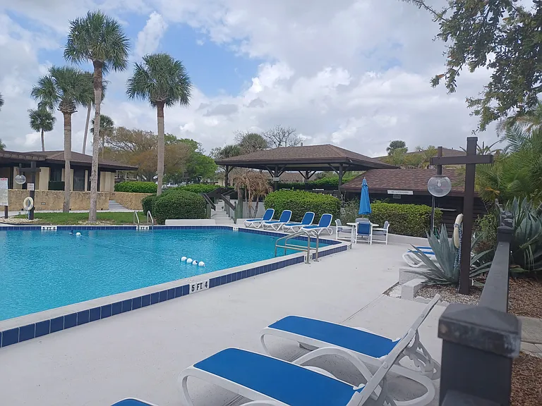 38 Club House Dr #68 — Photo 11