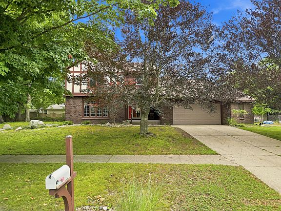 2nd image of 720 Novak Ln
