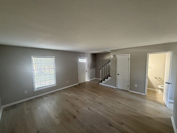 5th image of 100 Ivey Rd #106