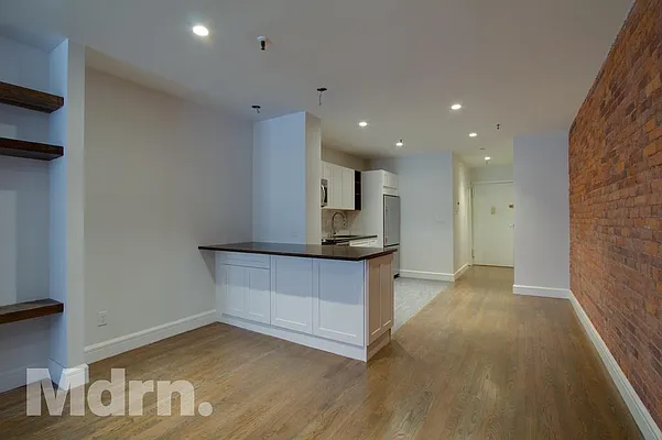 Rented by Mdrn Residential | media 1