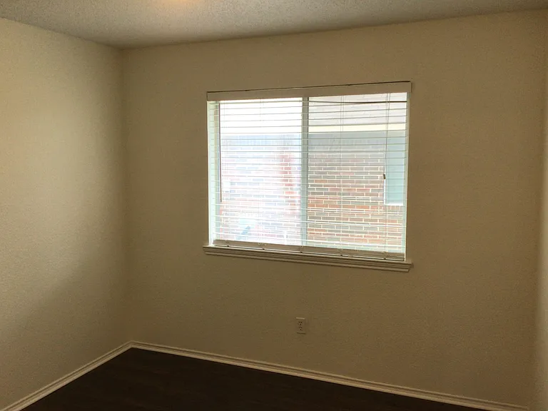 505 Judy Ln — Photo 16