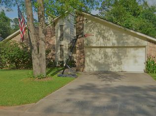 60 Greentree Ln, Conroe, TX 77304