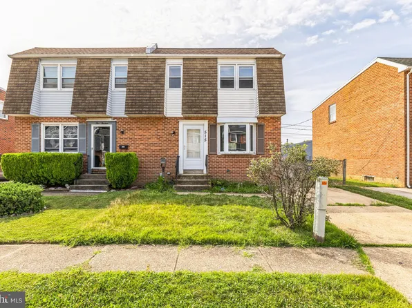 515 W 11th St, New Castle, DE 19720