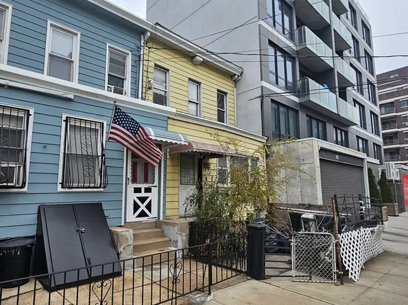 1451 31st Ave, Long Island City, NY 11106