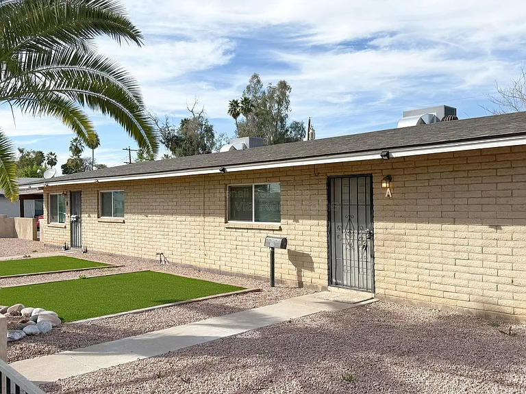 1122 S McClintock Dr #A — Photo 1