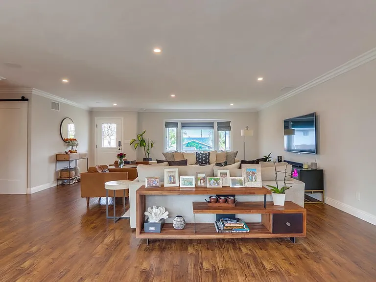 1705 Freda Ln — Photo 10