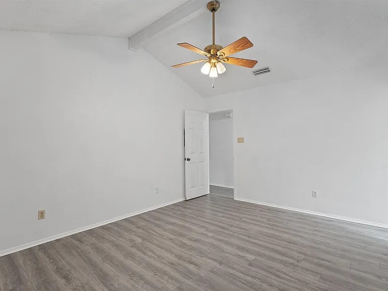 701 Riverwood Dr — Photo 17