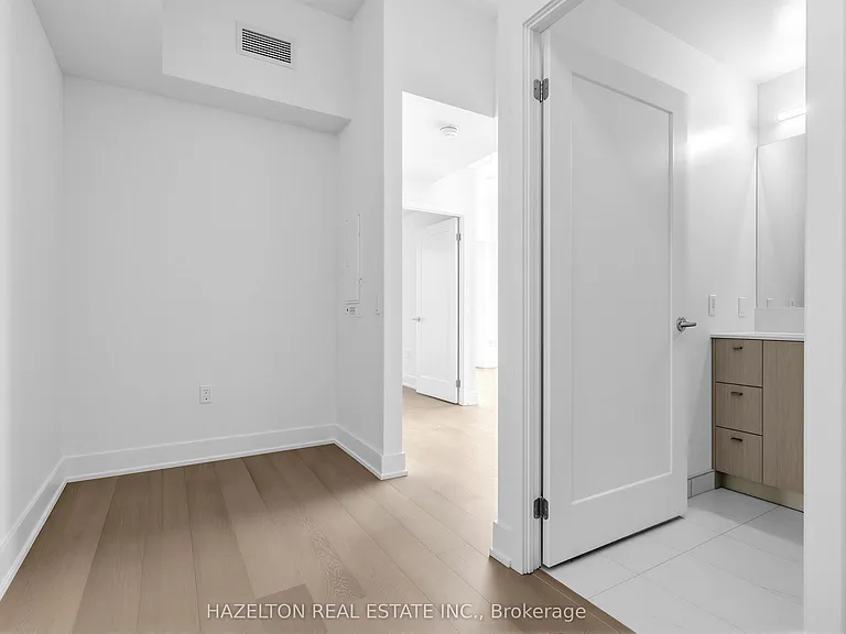 8 Manor Rd W #602 — Photo 11