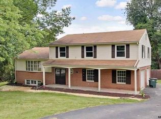 3301 Harrowgate Rd, York, PA 17402