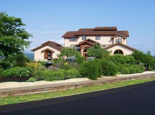 18 Smugglers Path, Ithaca, NY 14850