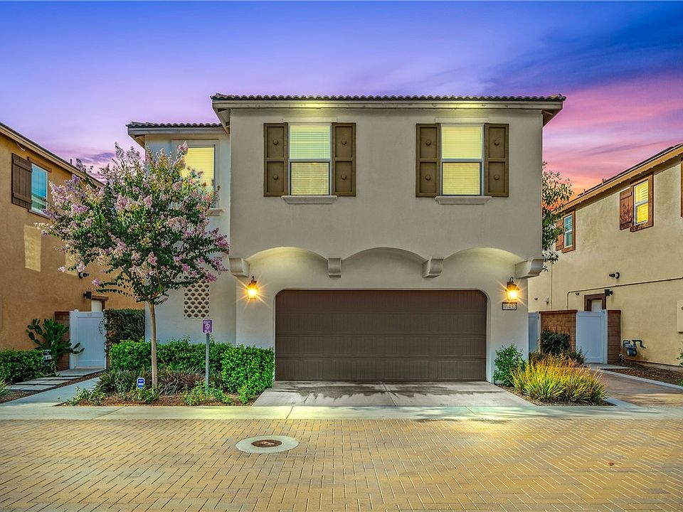 1st image of 30432 Village Knoll Dr