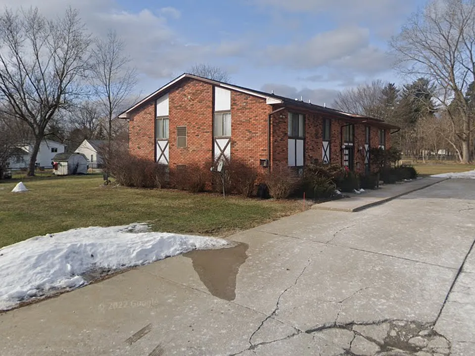 228 W Hill St