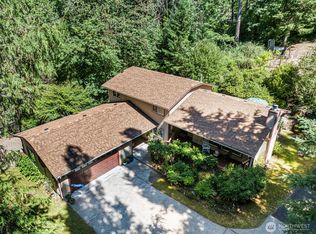 2929 E Bay Dr NW, Gig Harbor, WA 98335