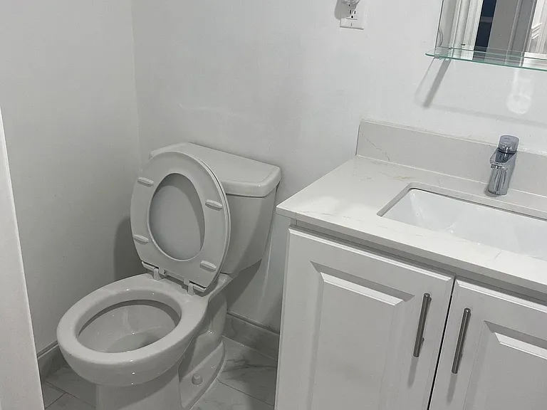 169 Westmount Ave #BASEMENT — Photo 12