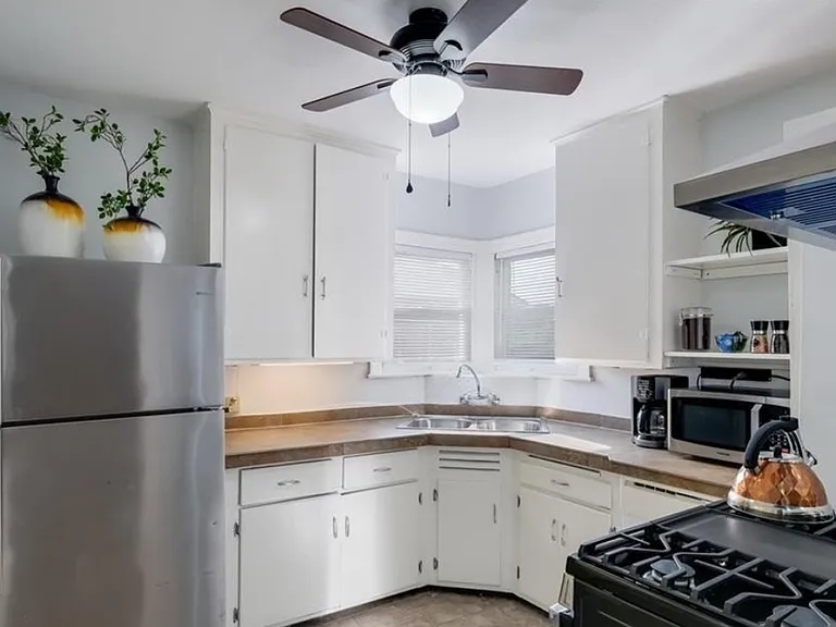 422 Pershing Ave #B — Photo 1