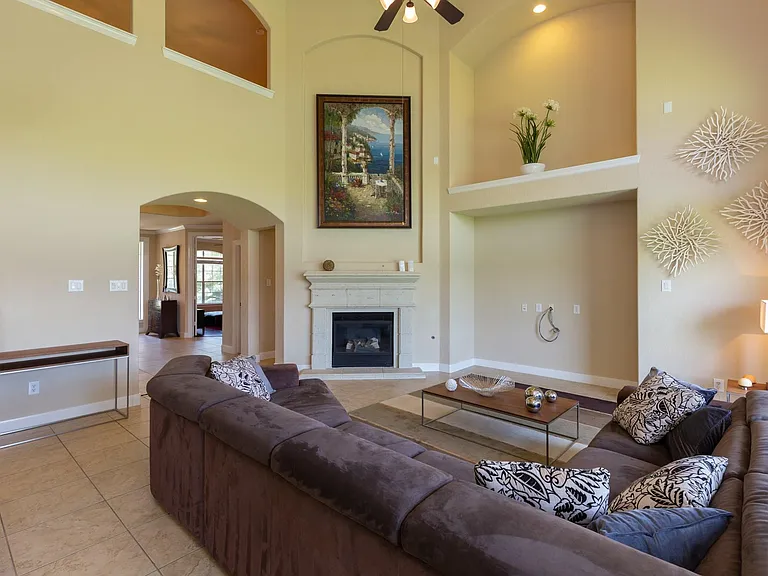 162 W Hullwood Ct — Photo 14