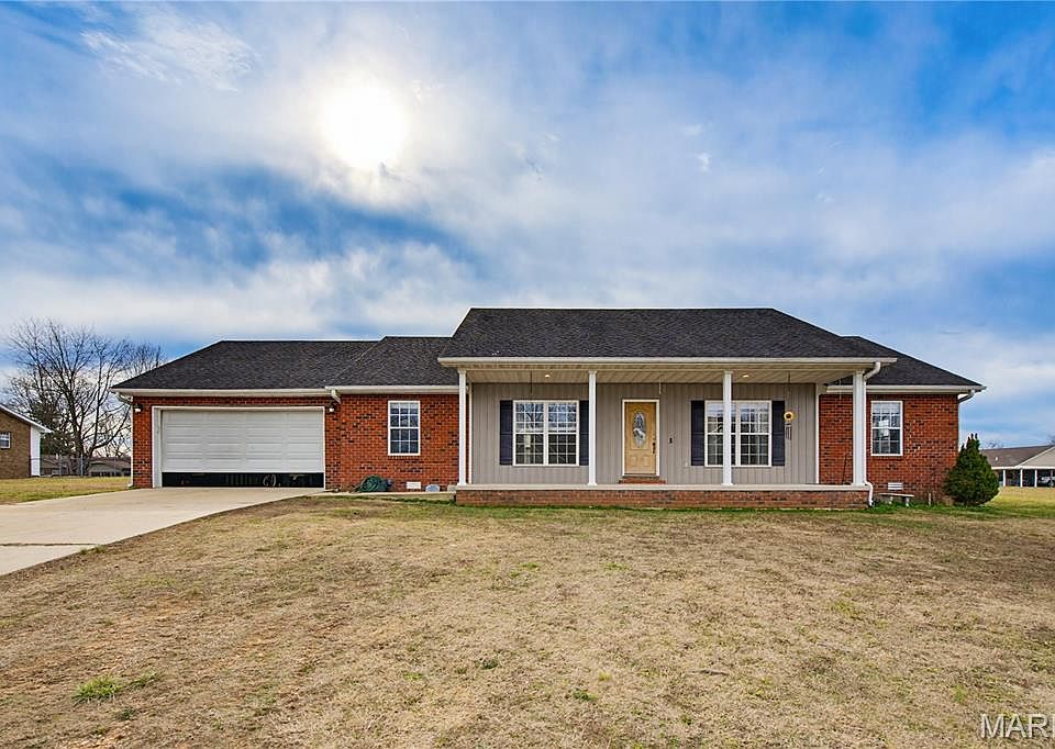 1st image of 8 Summerfield Est