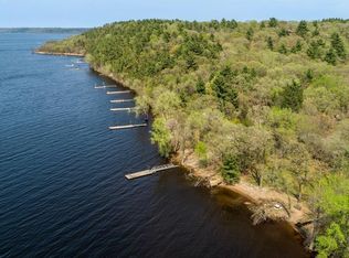 306 Cove Rd, Hudson, WI 54016