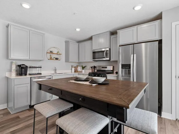 12724 Ashbury Dr, Rogers, MN 55374