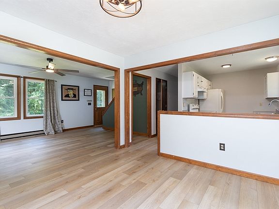 5th image of 246 Torrey Rd