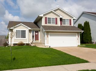 3200 31st St, Marion, IA 52302