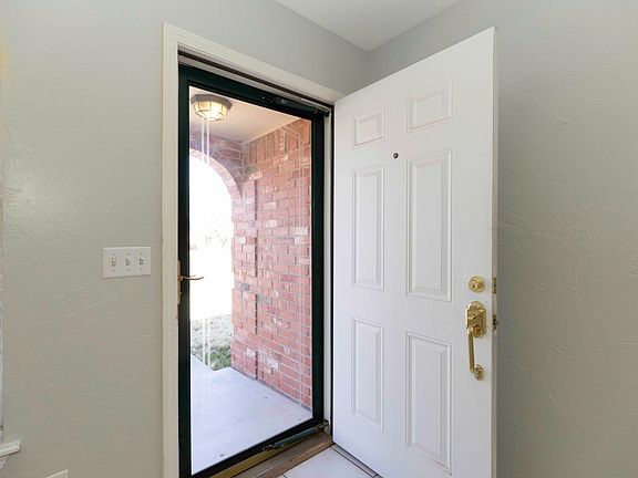 4th image of 5403 Boxwood Ln