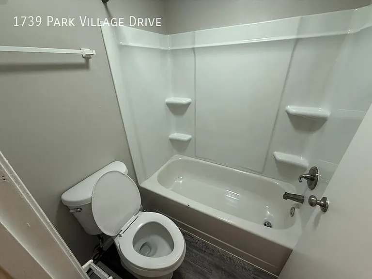 1739 Park Village Dr — Photo 22