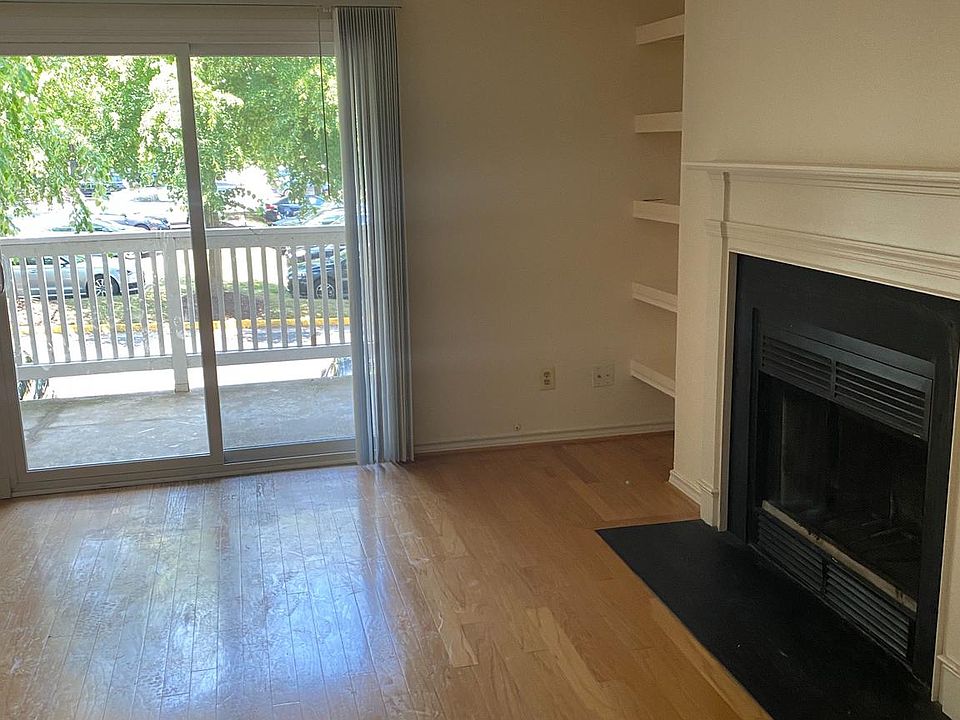 1st image of 1534 Lincoln Way APT 204