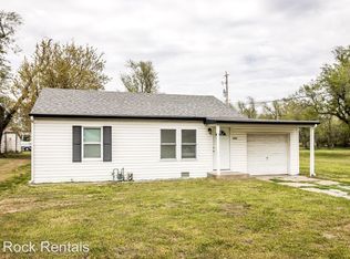 1902 E Avenue G, Hutchinson, KS 67501