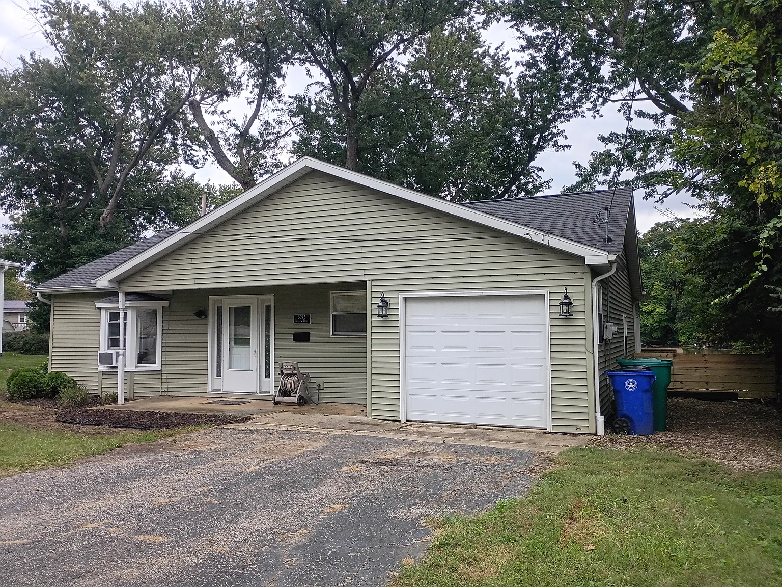 2 bed, 1595 sqft, $2,000 — Photo 3