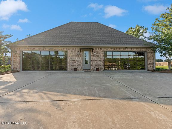 5th image of 720 Clover Ridge Way