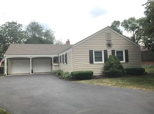 627 Eletson Dr, Crystal Lake, IL 60014