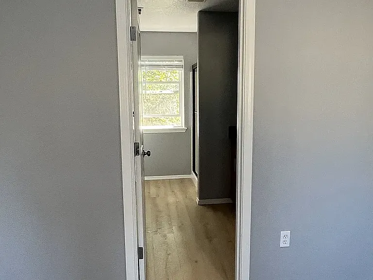 13614 Gaffney Ln — Photo 21