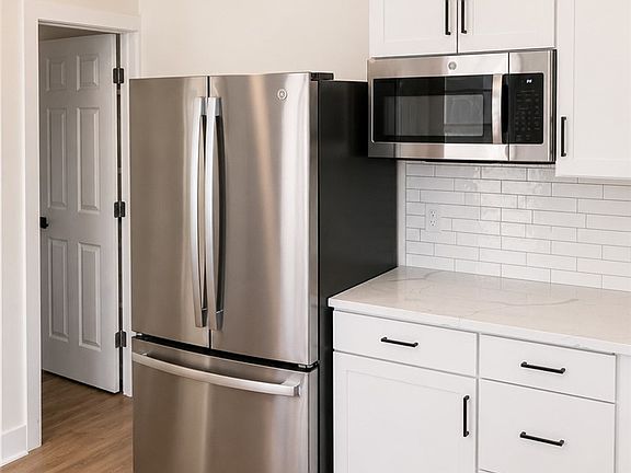 5th image of 212 21st St