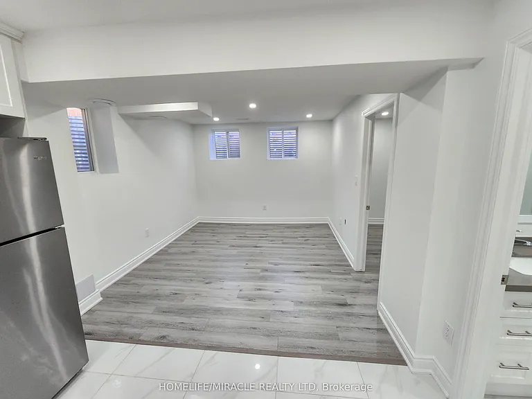 67 Calabria Dr #BASEMENT — Photo 5