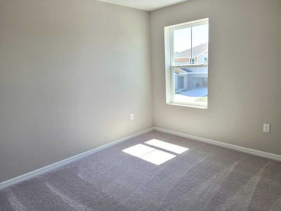 3rd image of 1315 Axel Cir