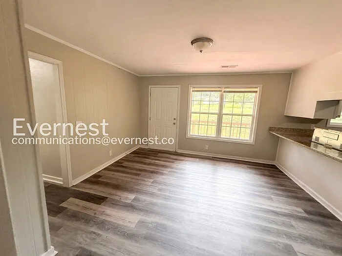 3318 Bonds Ave — Photo 6