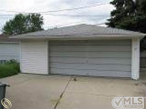 plumbrook garage.jpg