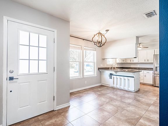 4th image of 5003 Rainbow Rd