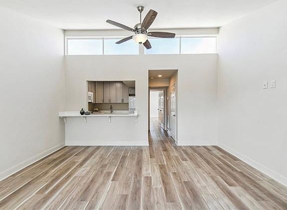 4th image of 1765 Coliseum St APT 422