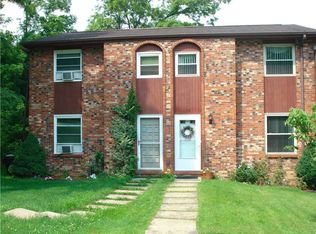 804 Village Ln, West Mifflin, PA