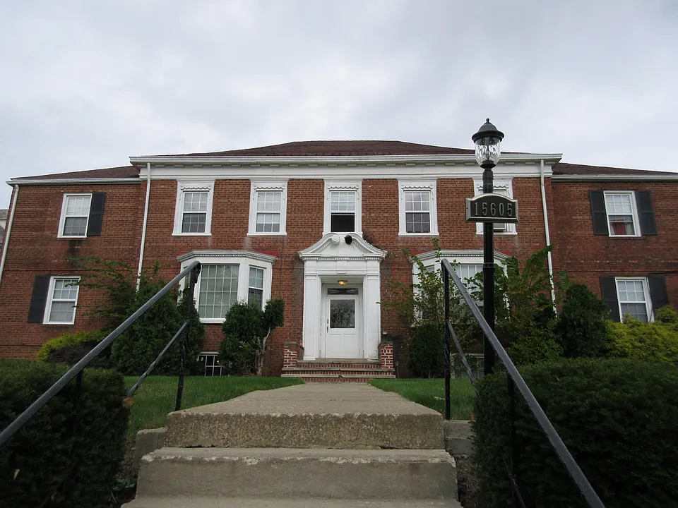 Marlboro apartments, on Van Aken just West of Lee road