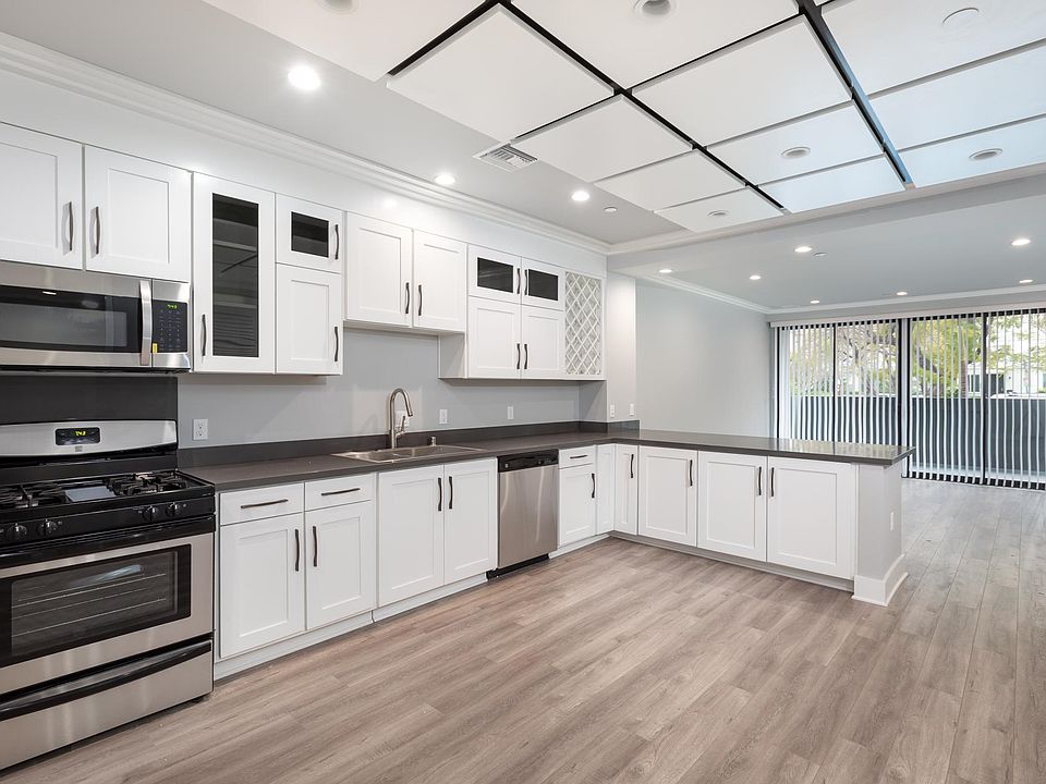 1st image of 1350 Roxbury Dr #211